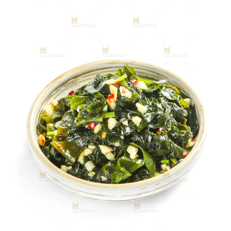 盘子里的凉拌裙带菜