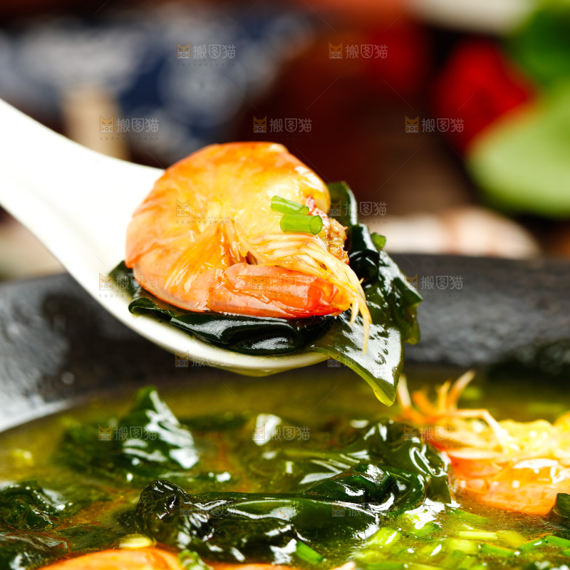 碗里的裙带菜汤