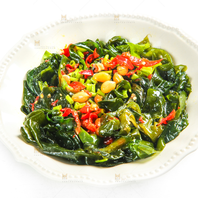 盘子里的凉拌裙带菜
