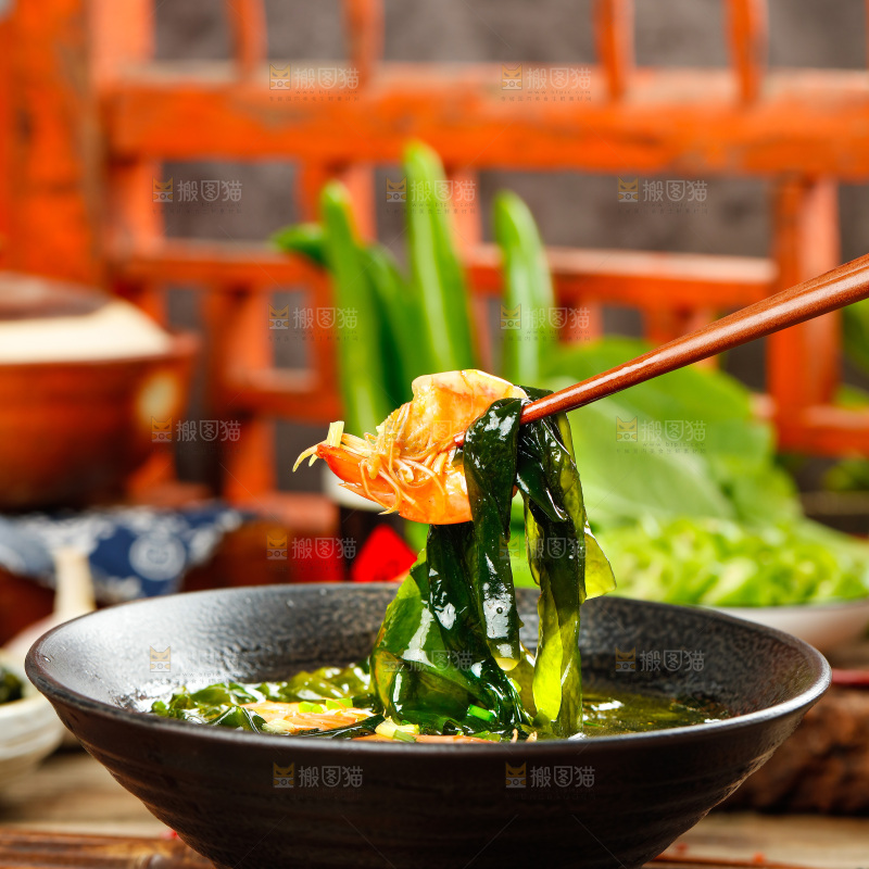 碗里的裙带菜汤