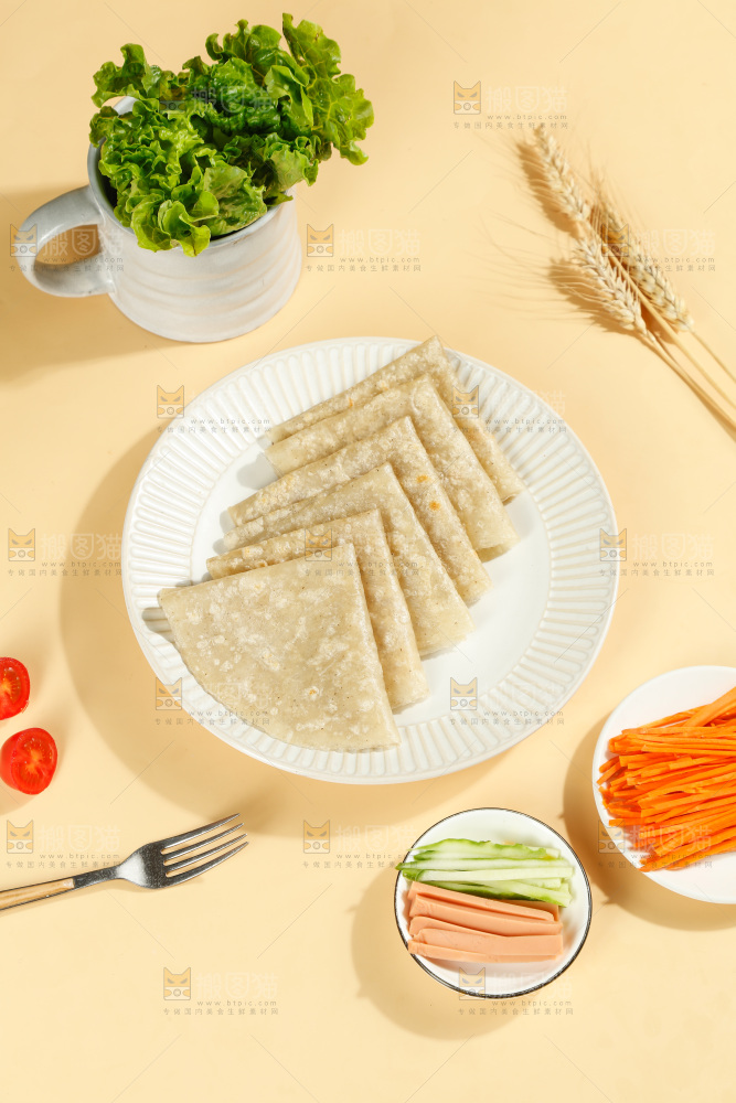 浅底上的荞麦卷饼