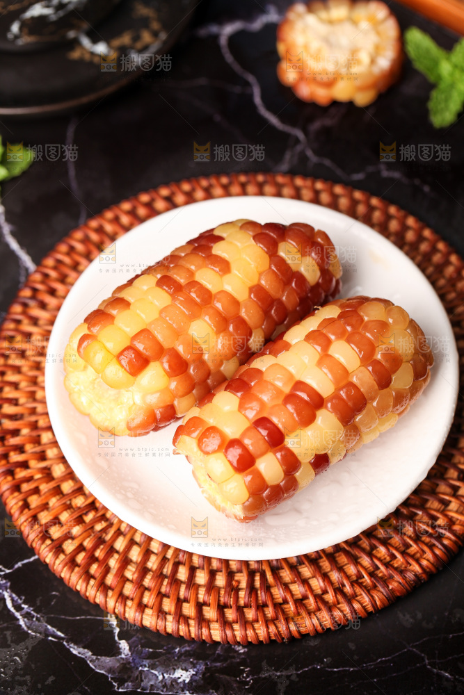 深底上的小花糯玉米
