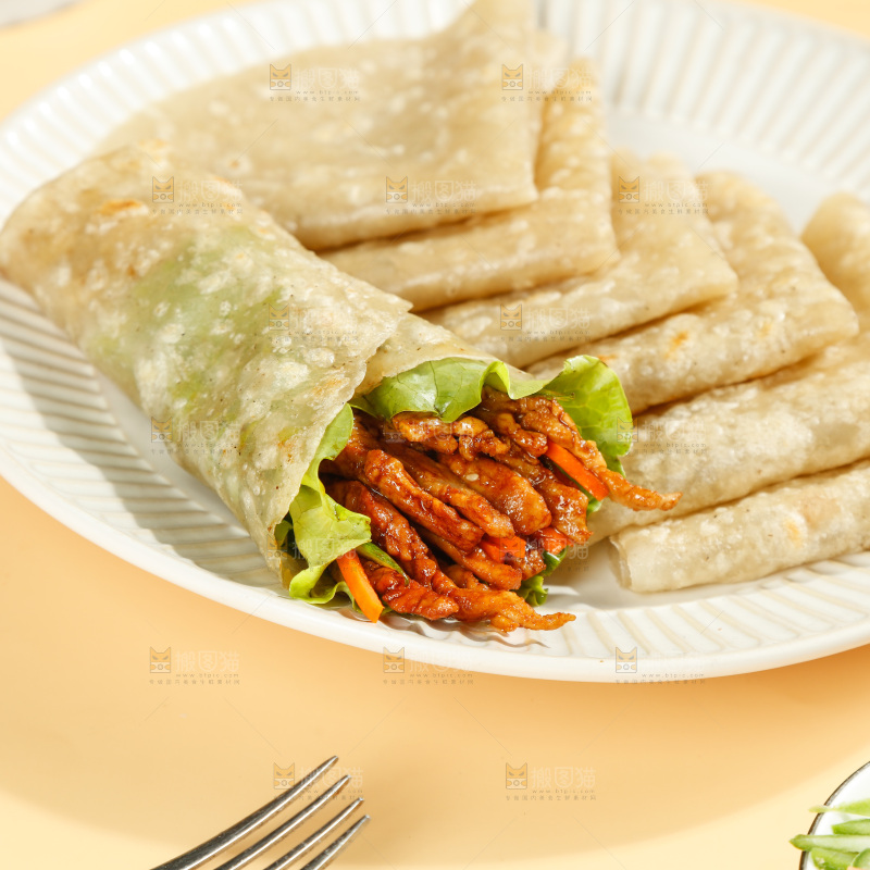 浅底上的荞麦卷饼