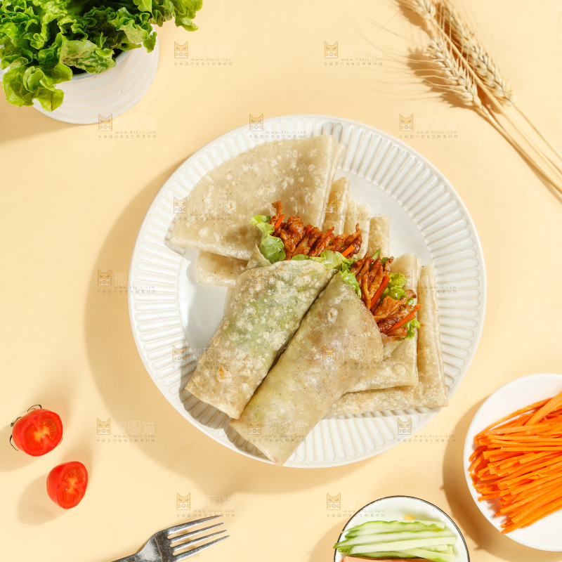 浅底上的荞麦卷饼