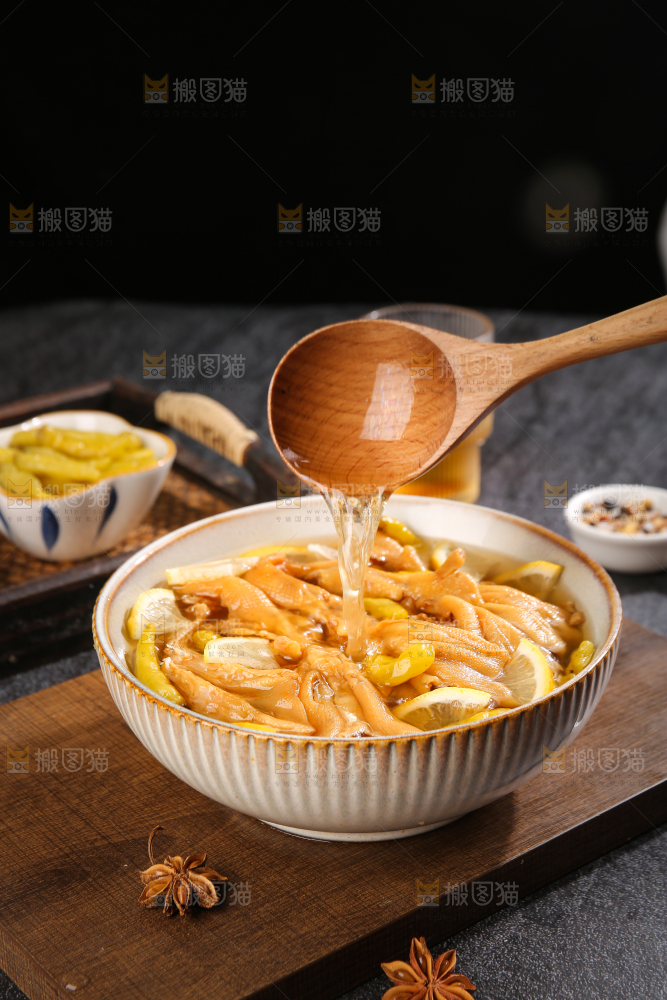 深底上的无骨鸭掌