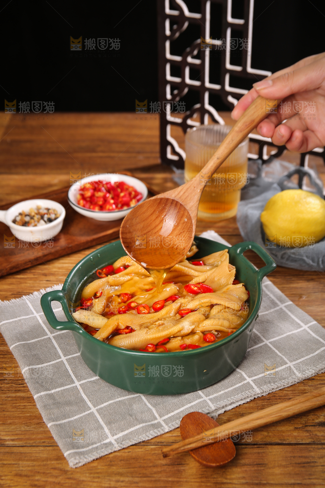 深底上的无骨鸭掌