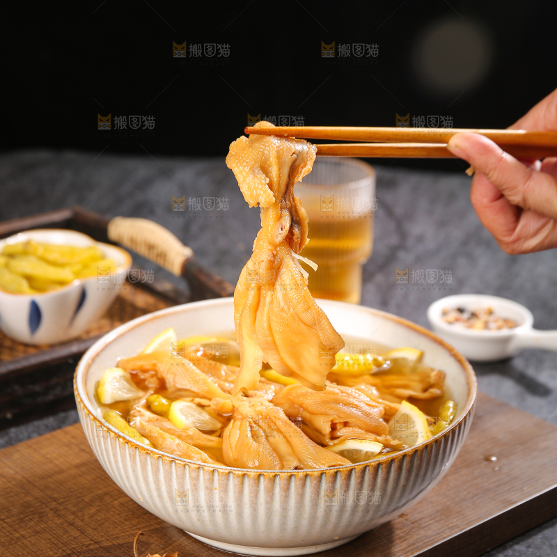 深底上的无骨鸭掌