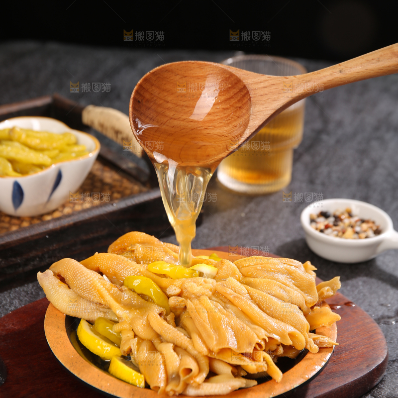 深底上的无骨鸭掌