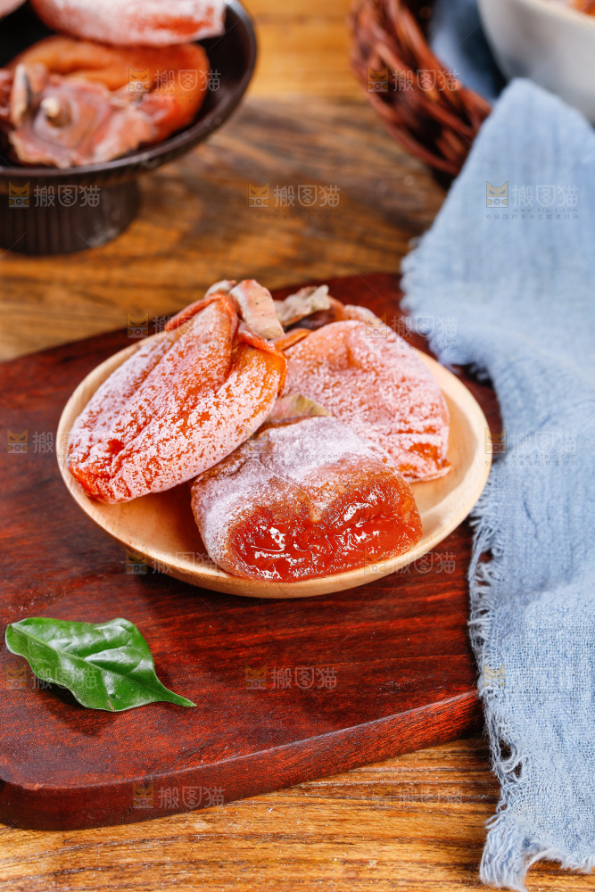 深底上的吊柿饼