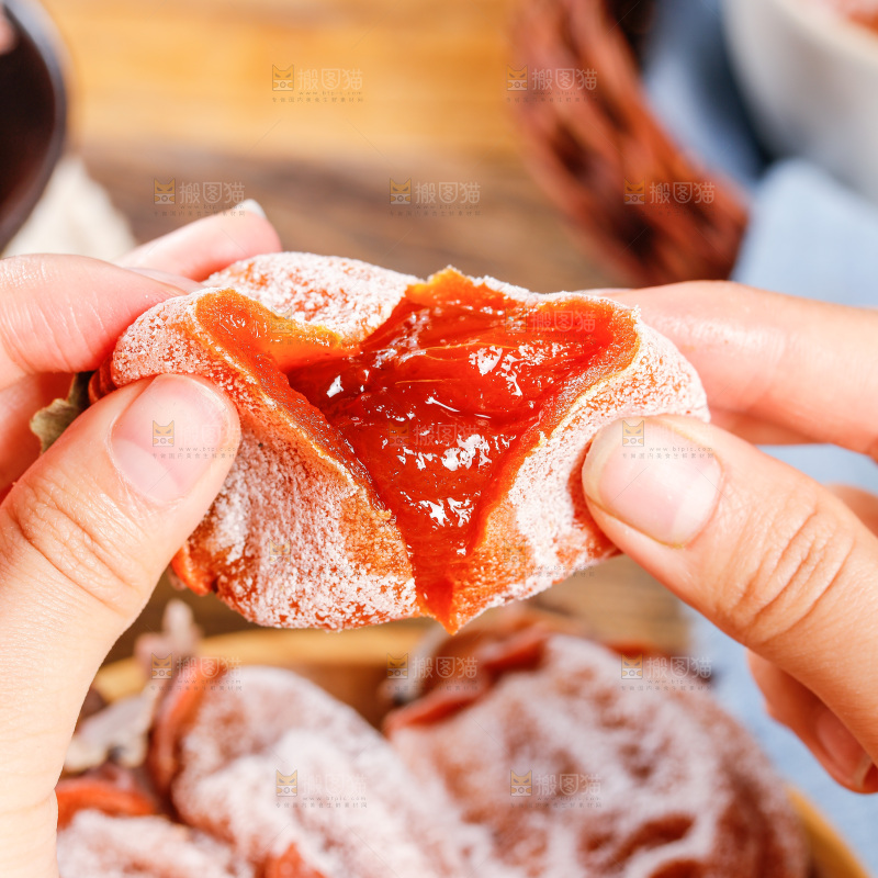 深底上的吊柿饼