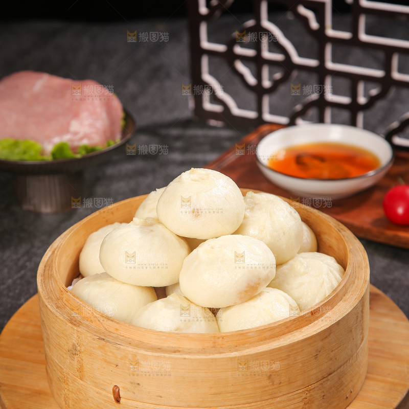 深底上的发面小笼包子
