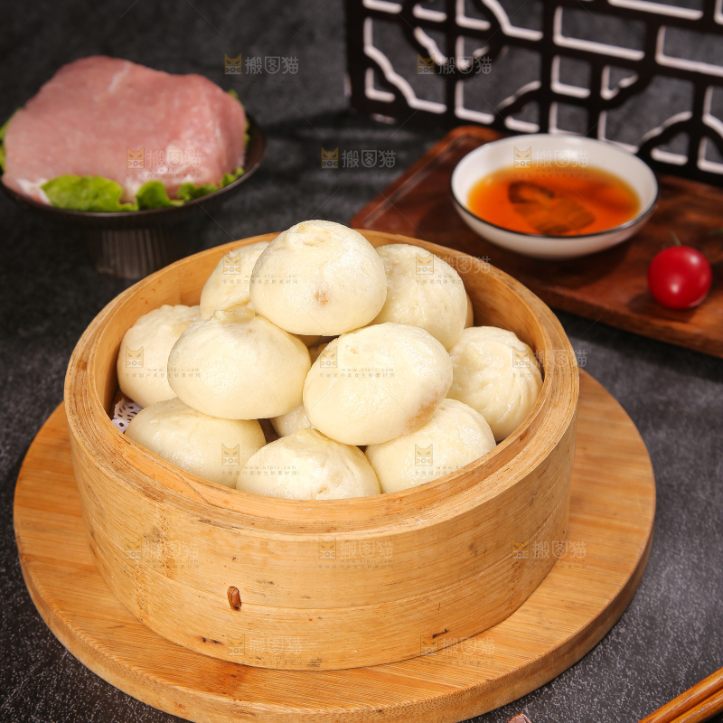 深底上的发面小笼包子