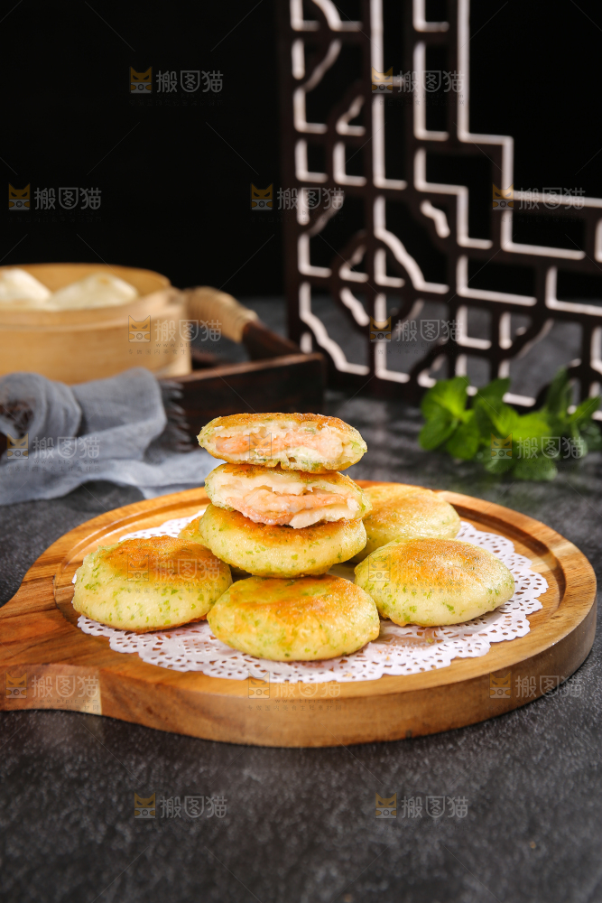 深底上的鲜虾饼