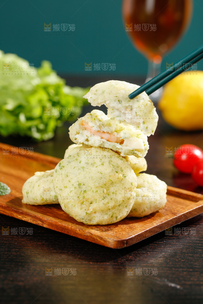 深底上的鲜虾饼