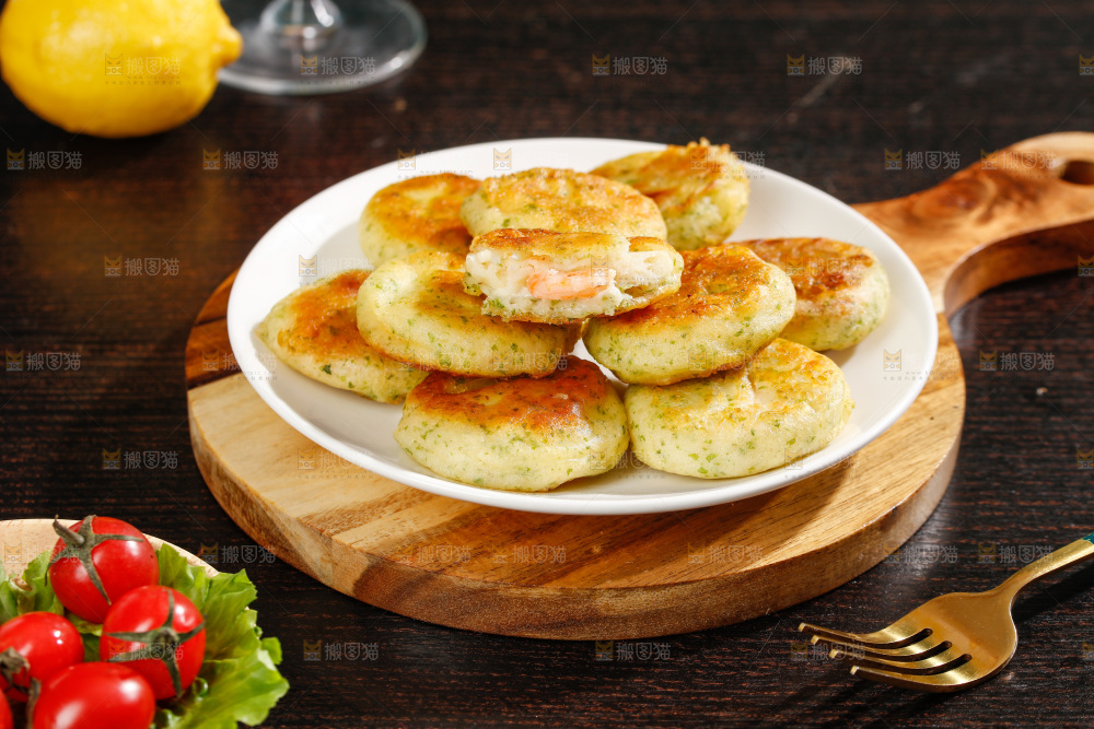 深底上的鲜虾饼