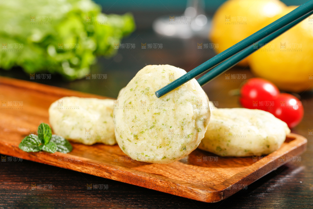 深底上的鲜虾饼