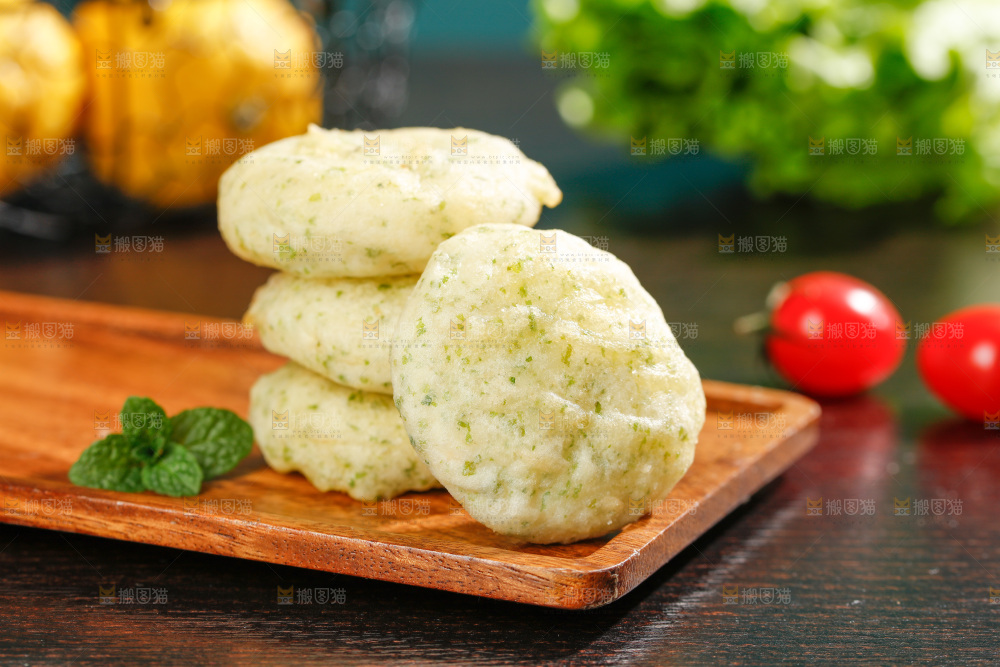 深底上的鲜虾饼
