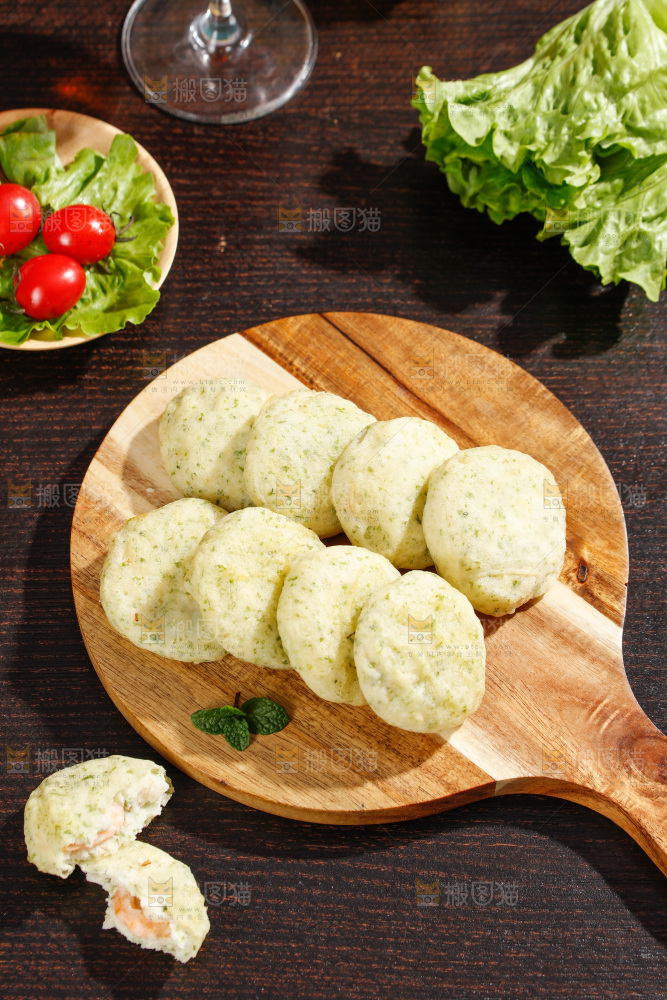 深底上的鲜虾饼