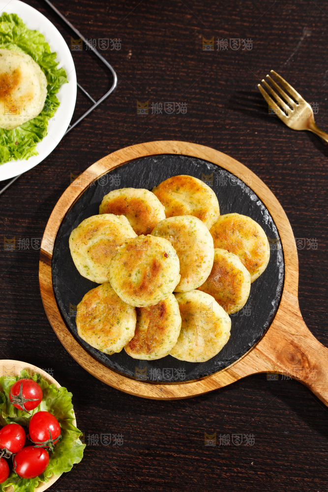 深底上的鲜虾饼