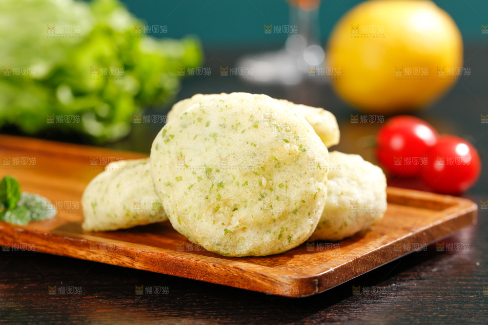 深底上的鲜虾饼