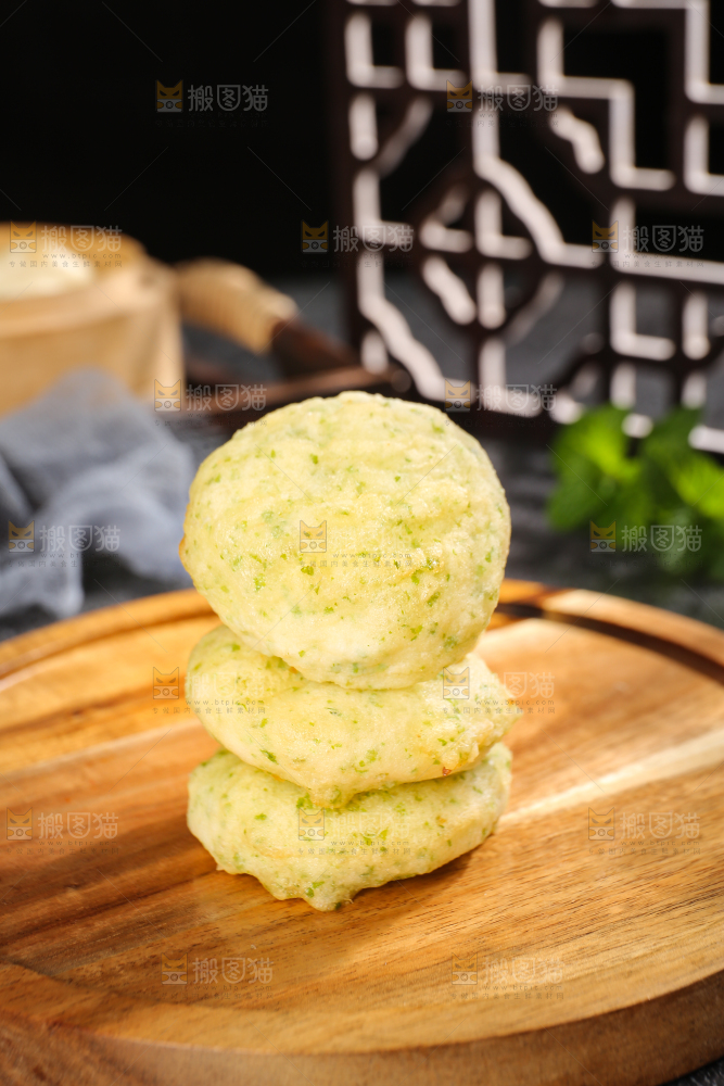 深底上的鲜虾饼