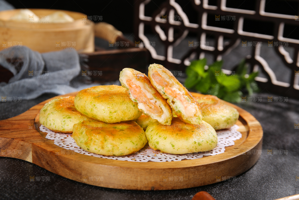 深底上的鲜虾饼