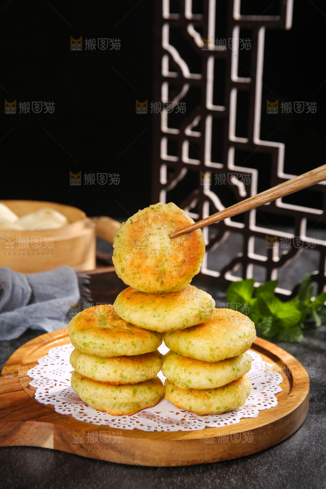 深底上的鲜虾饼