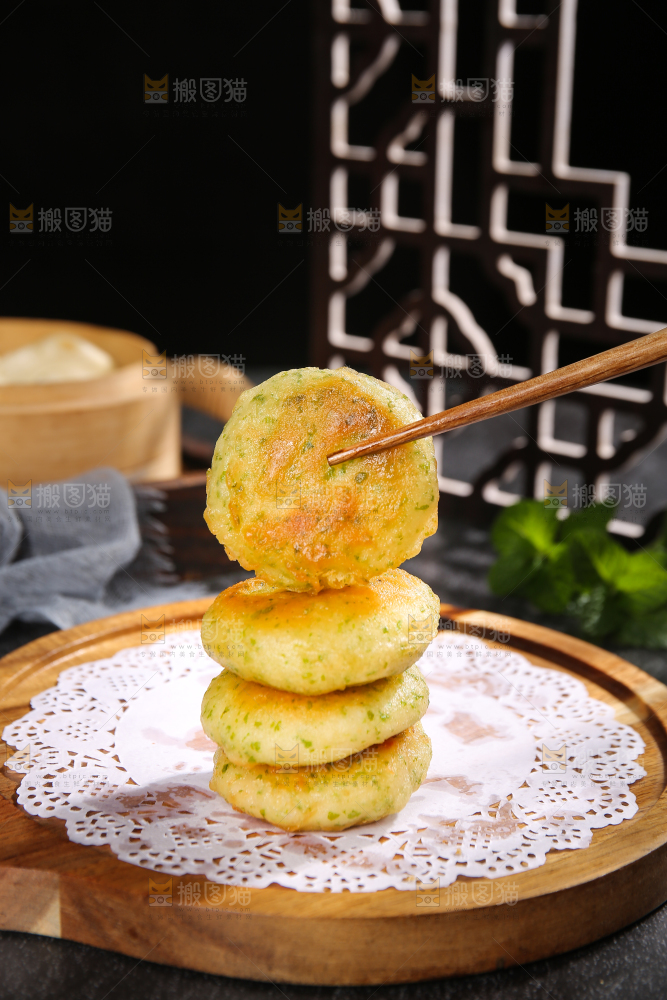 深底上的鲜虾饼