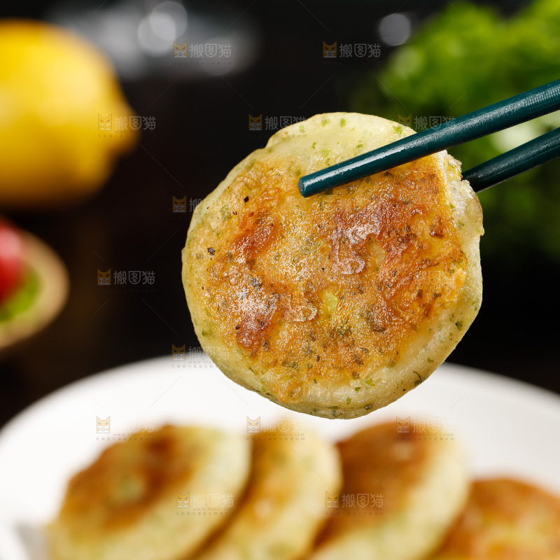 深底上的鲜虾饼