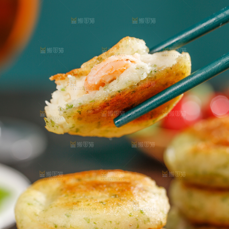 深底上的鲜虾饼