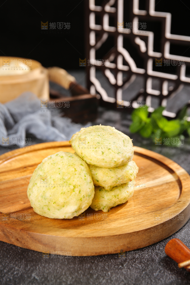 深底上的鲜虾饼