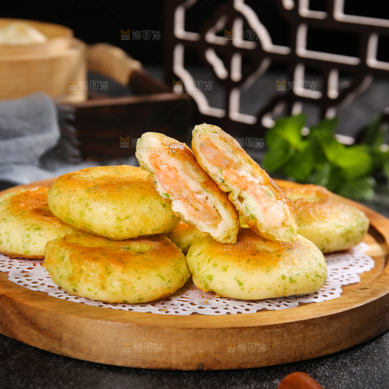 深底上的鲜虾饼