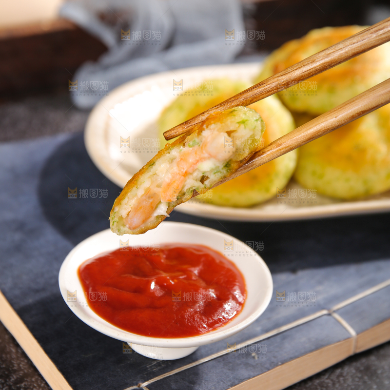 深底上的鲜虾饼