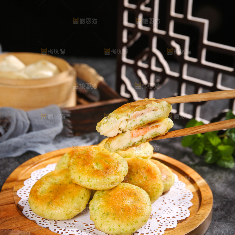 深底上的鲜虾饼