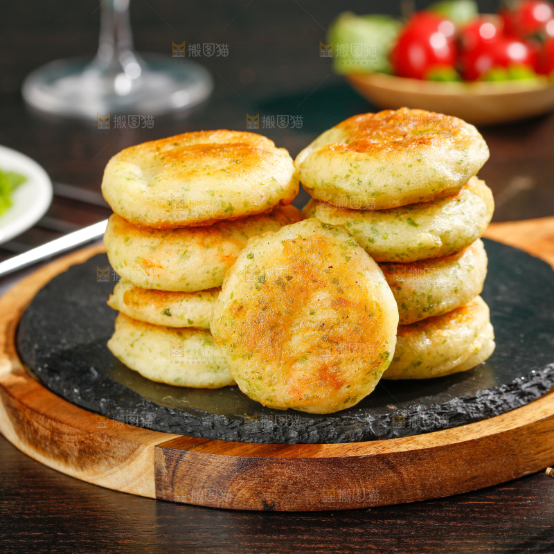 深底上的鲜虾饼