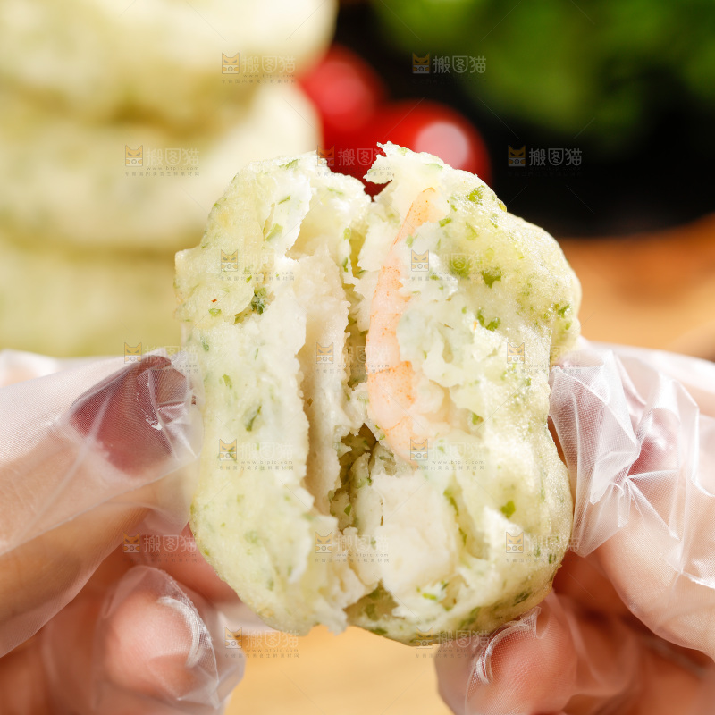深底上的鲜虾饼