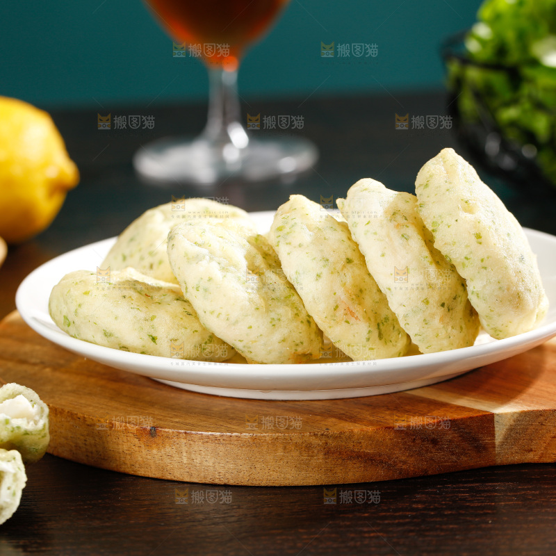 深底上的鲜虾饼