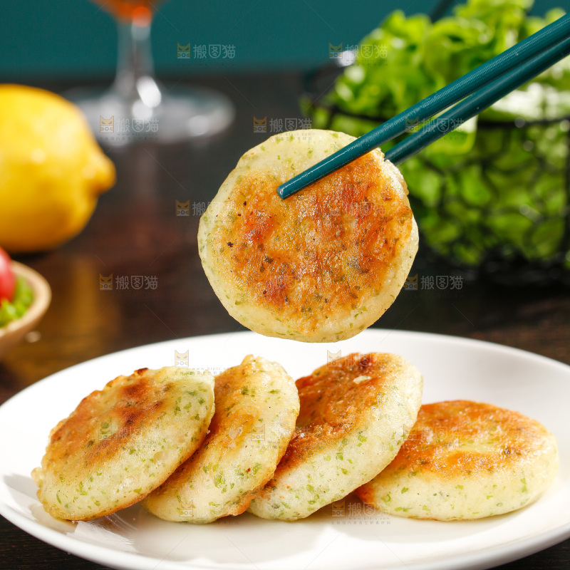 深底上的鲜虾饼