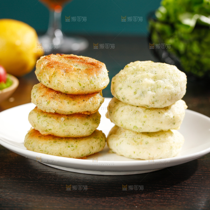 深底上的鲜虾饼
