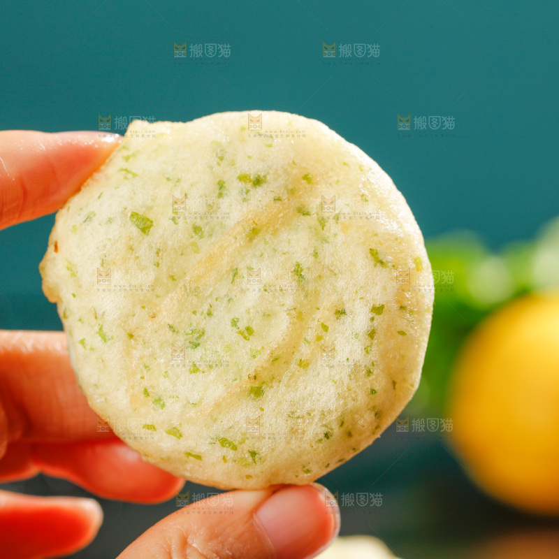 深底上的鲜虾饼