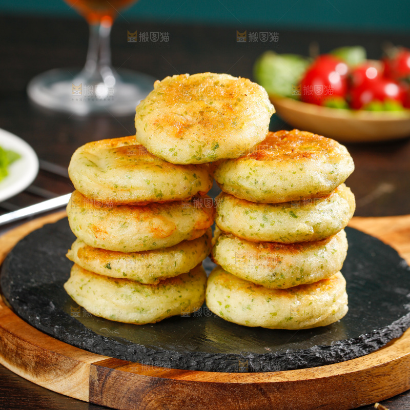 深底上的鲜虾饼