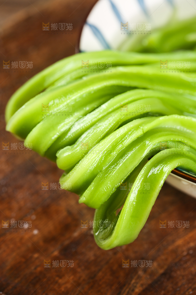 深底上的贡菜
