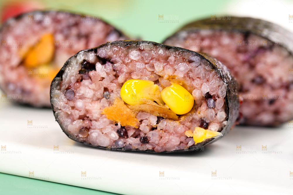 浅底上的手工大饭团