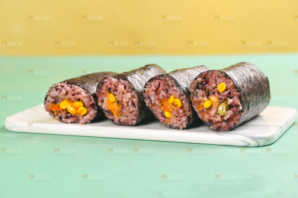 浅底上的手工大饭团