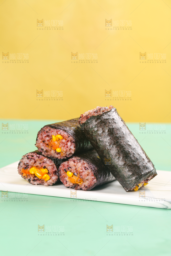 浅底上的手工大饭团