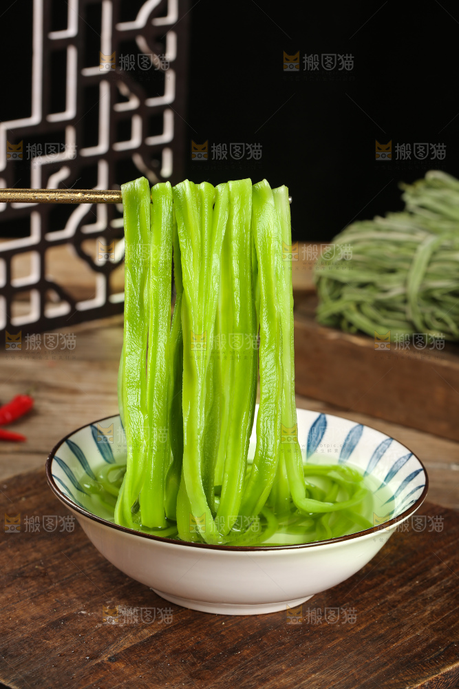 深底上的贡菜