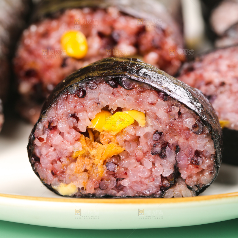 浅底上的手工大饭团