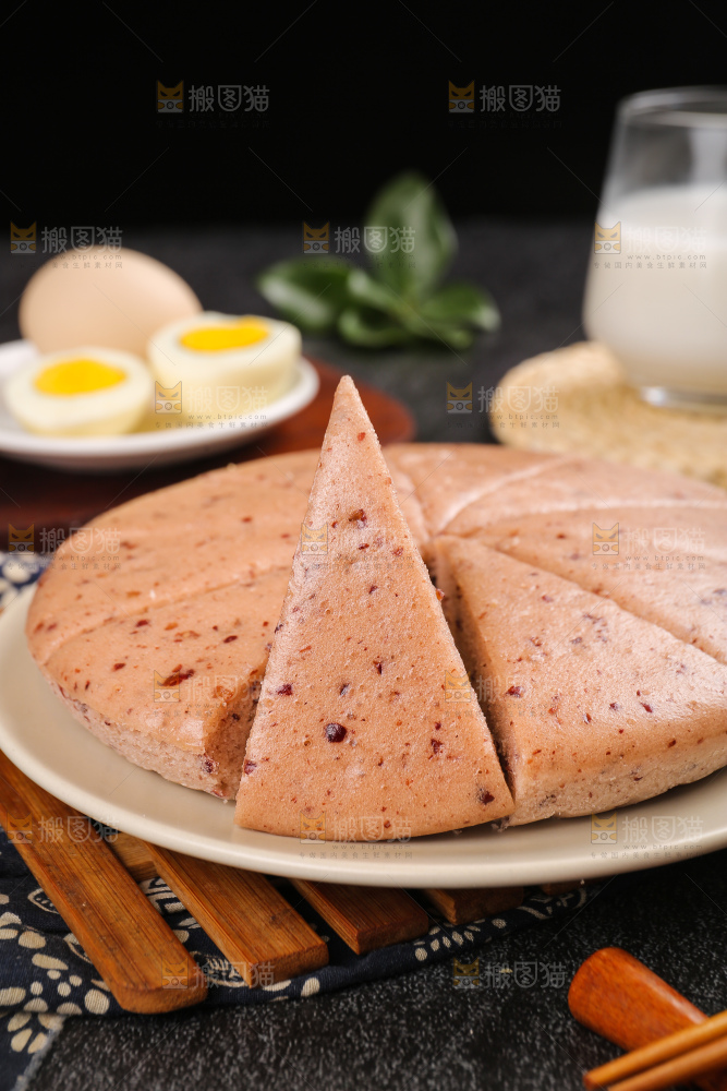 深底上的红豆发糕
