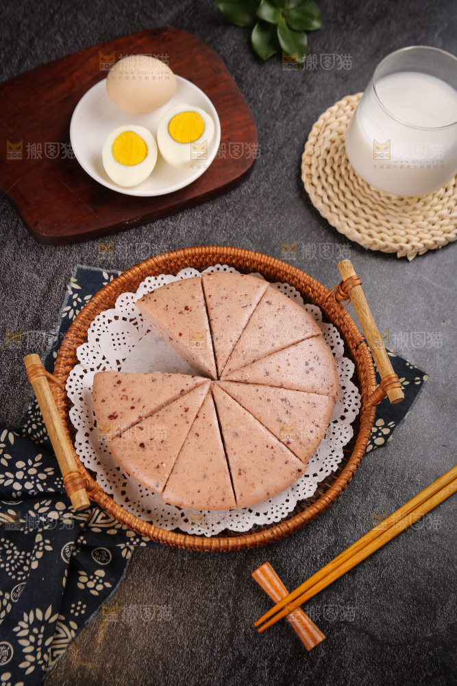深底上的红豆发糕