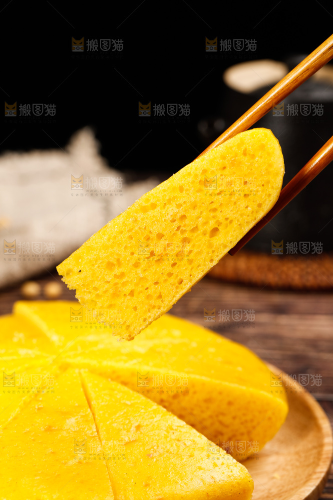 木底上的南瓜发糕